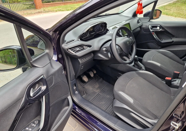 Peugeot 208 cena 28900 przebieg: 101000, rok produkcji 2016 z Łochów małe 326